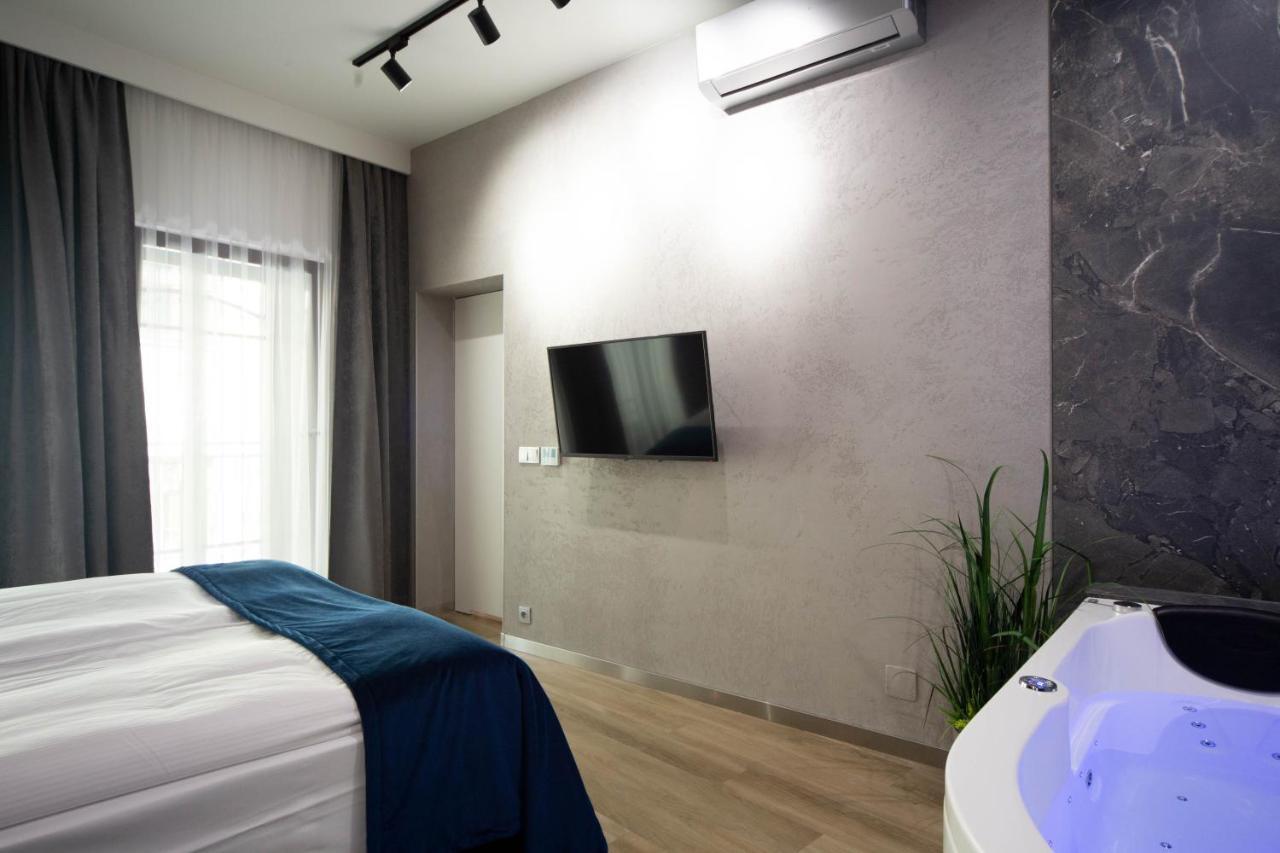 Jacuzzi Apartment Main Square Cracovia Esterno foto