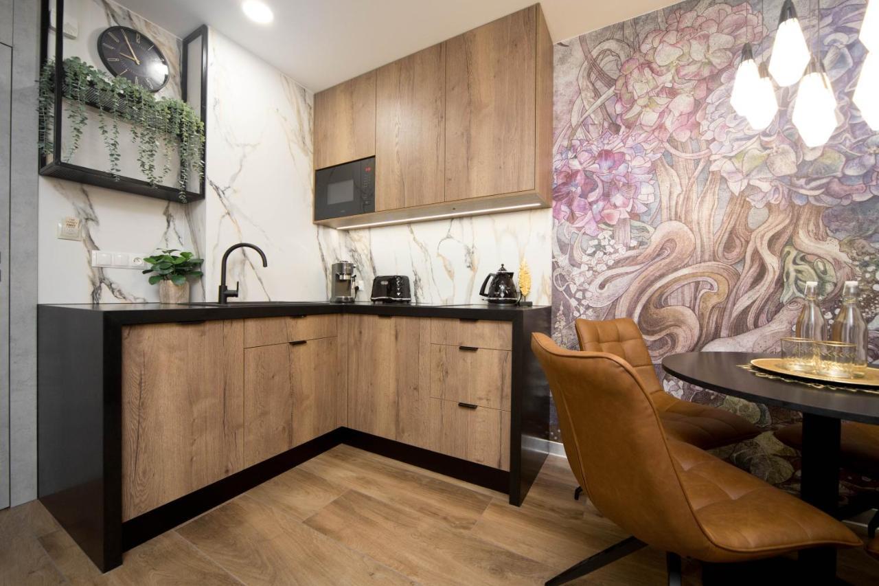 Jacuzzi Apartment Main Square Cracovia Esterno foto
